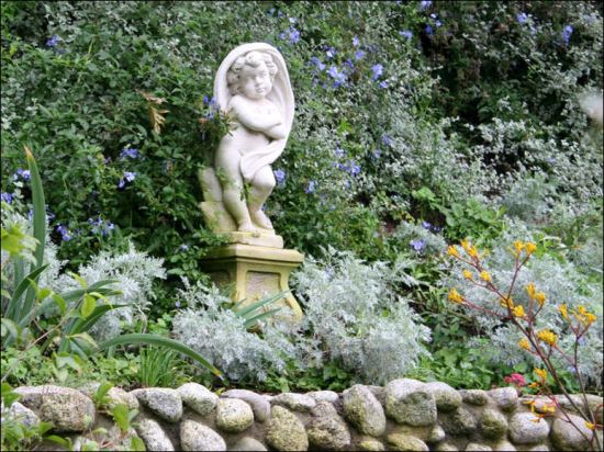50 Stunning Garden Statue Ideas, Outdoor Statues For Gardens