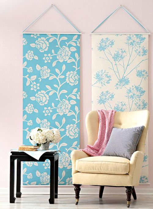 Blue and white floral wallpaper design
