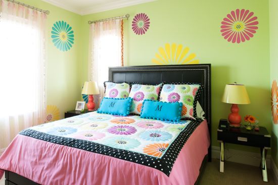 Teen girl's bedroom with lime colored floral concrete wall Concrete Wall Forms